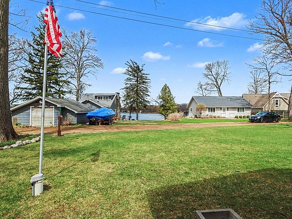 4th image of 48379 Hill Dr