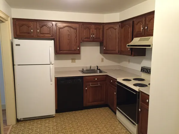 24 Parkwood Dr Unit 203, Augusta, ME 04330