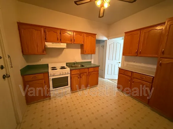 690 Winnipeg St #103, Penticton, BC V2A 5M9