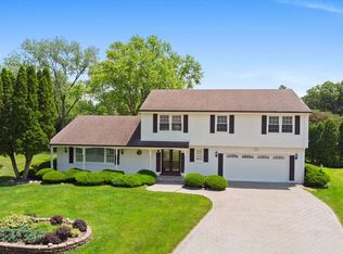 2S751 Avenue Chateaux E, Oak Brook, IL 60523