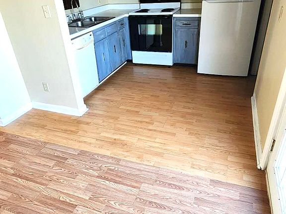 4th image of 451 Berean Ln APT B