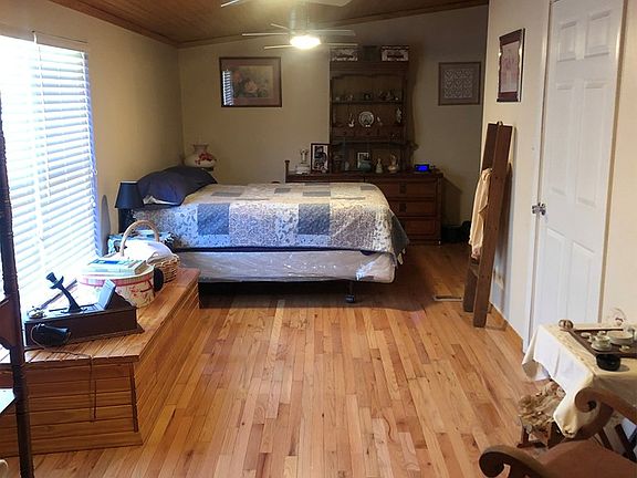 2nd image of 73 Spicewood Ln