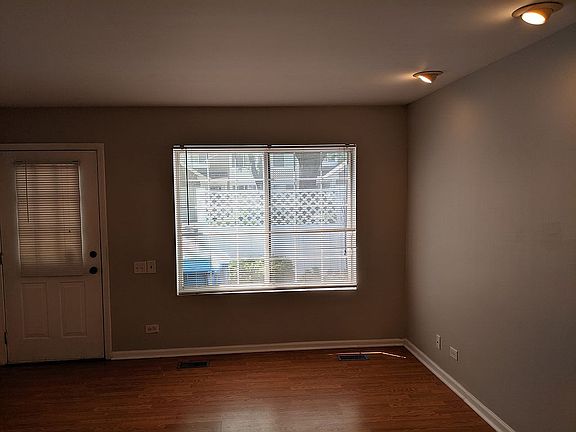 4th image of 407 Trenton Ct