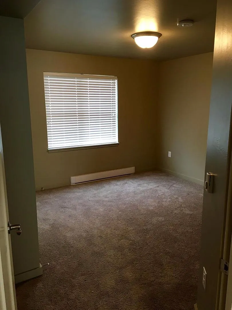 4815 Golden Gate Ave — Photo 3