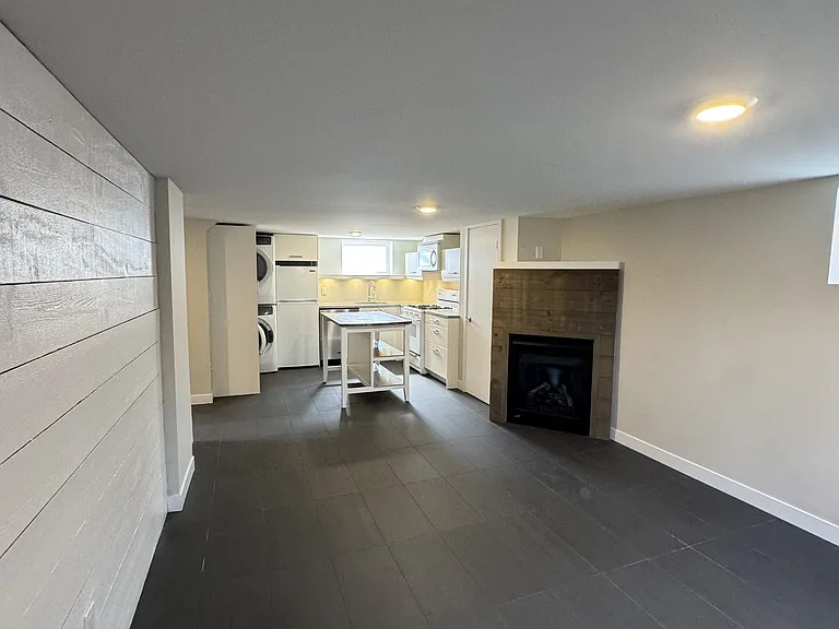 40 Bond St — Photo 4