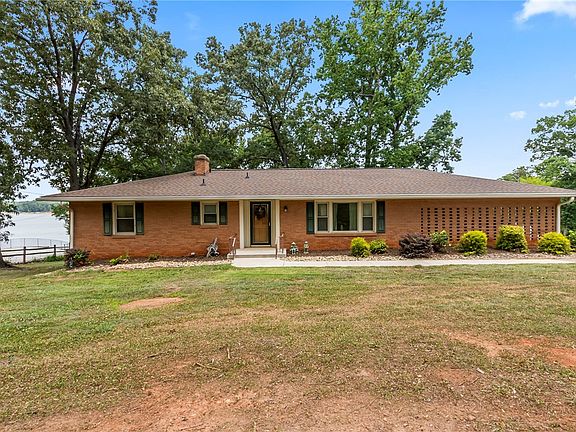 4th image of 2214 Surfside Dr