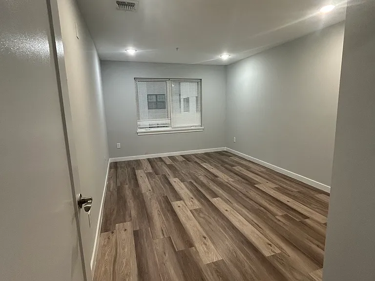 188 Lafayette St #403 — Photo 8