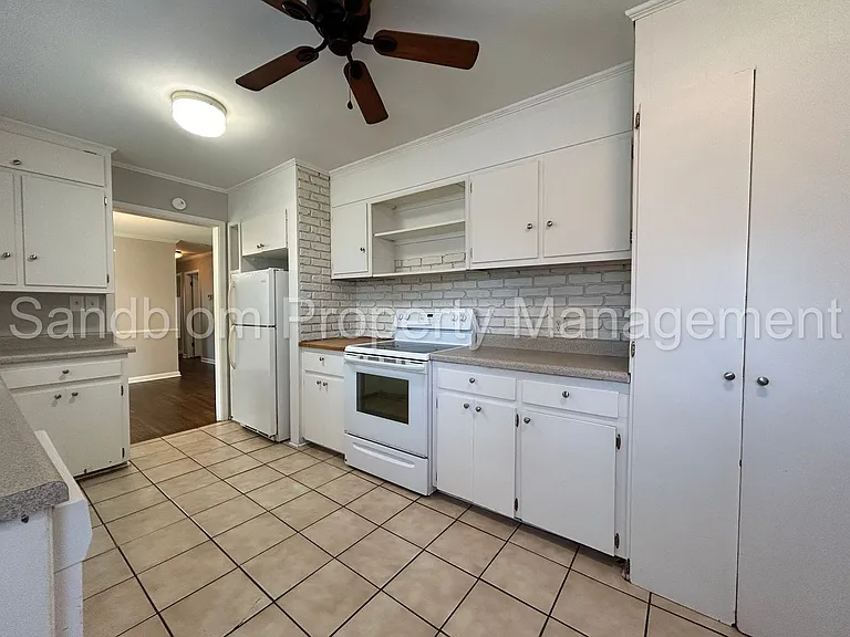 4520 E 21st Pl — Photo 10