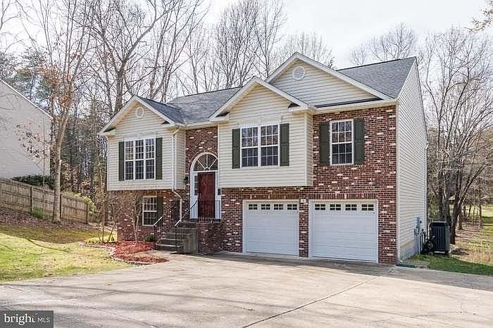 1st image of 9 Trotter Ln