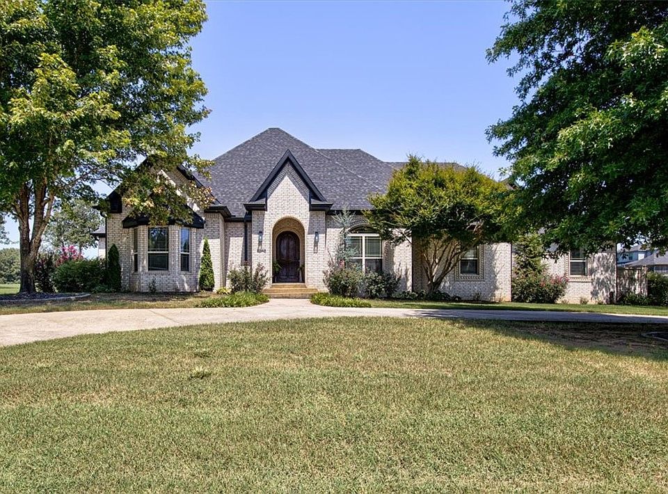 1st image of 8646 W Stonehenge Dr