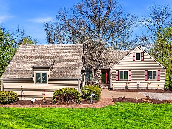2nd image of 2275 Ridgeview Dr
