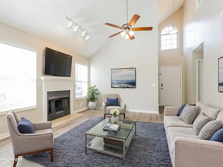 3521 Glenfalls Dr — Photo 4