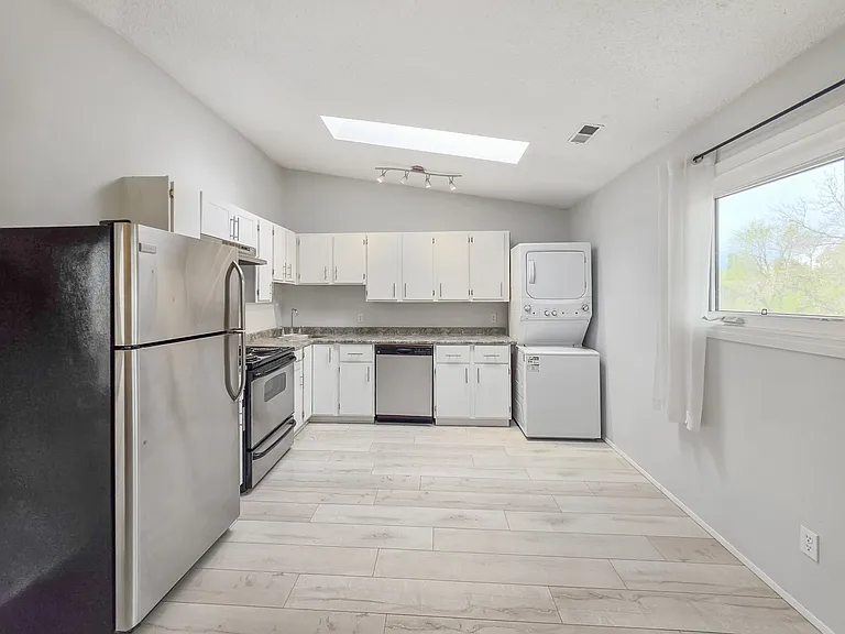 4534B Stanley Rd SW — Photo 3