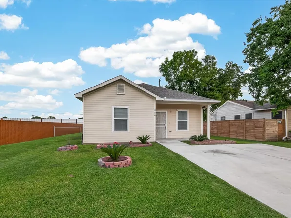 5726 Southwind St, Houston, TX 77033