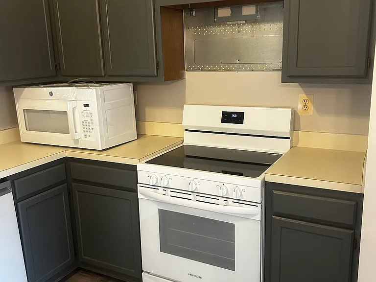 547 Red Coat Pl #547 — Photo 3