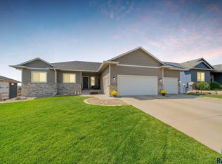 317 N Red Spruce St, Street Sioux Falls, SD 57110