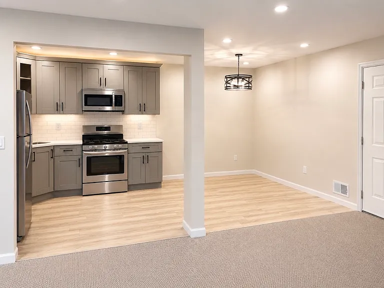 601 Lilac Ln — Photo 4