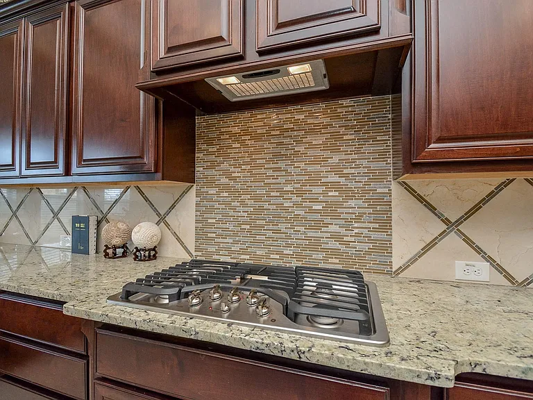 6302 Kennedy Hills Ct — Photo 41
