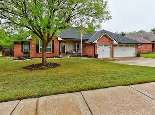 1001 Huntsman Rd, Edmond, OK 73003