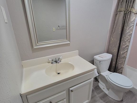 4th image of 255 McCreery Ave #B