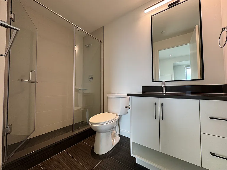 741 King St W #1304 — Photo 9