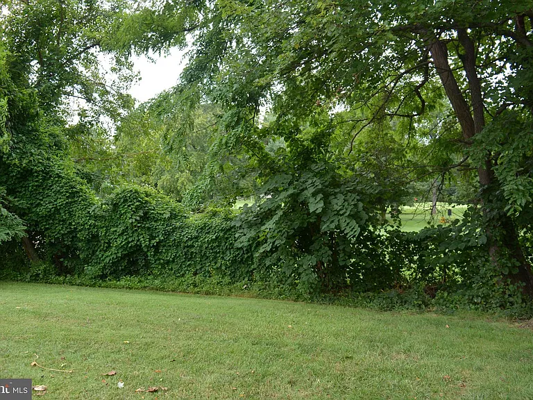 2775 Sikes Ct — Photo 3