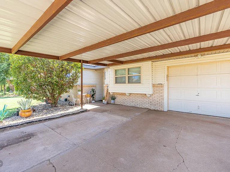 3413 Belmont Ave — Photo 4