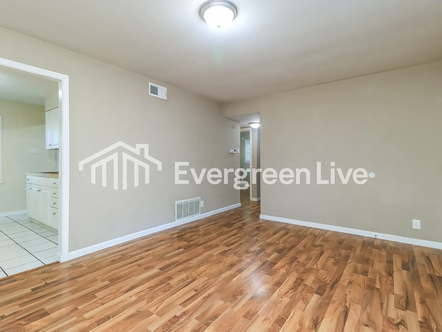 2 bed, 1.0 bath, 848 sqft, $1,145 — Photo 4