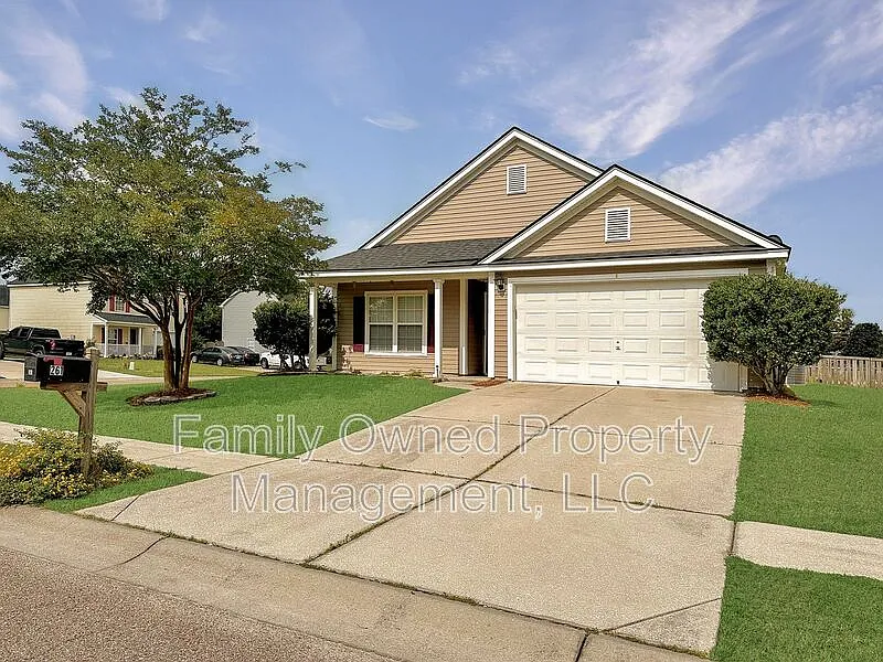 Building Photo - 261 Emerald Isle Dr