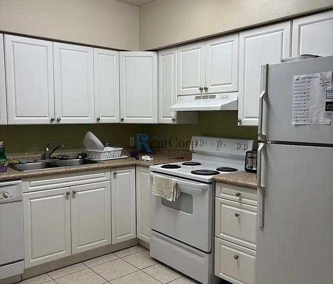 202 Lester St #5 — Photo 4