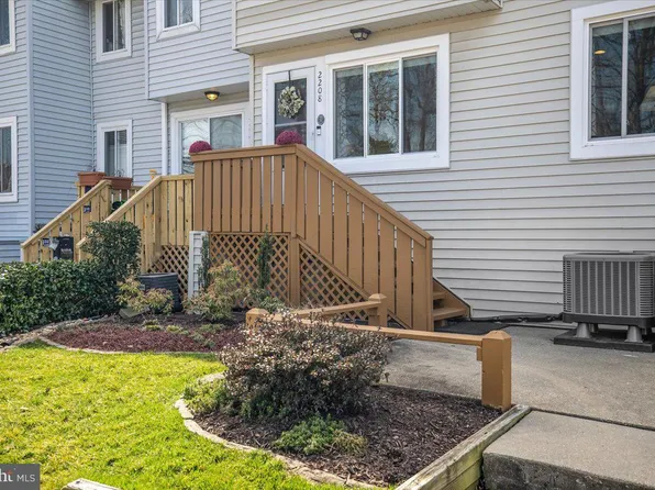 2208 Notely Ln, Crofton, MD 21114