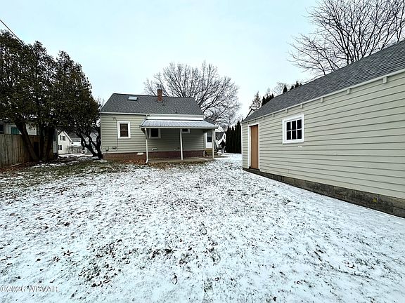 2nd image of 812 Woodland Ave