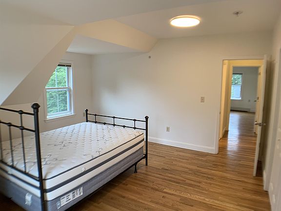 3rd image of 4 Brewer St #3