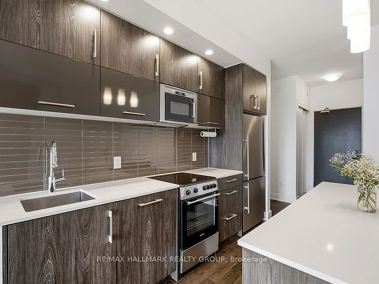 255 Bay St #801 — Photo 14