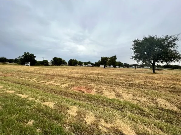S East St, Seymour, TX 76380