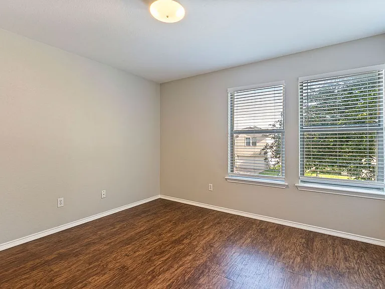 1209 Apollo Cir — Photo 14