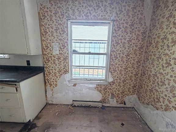4th image of 318 E Myrtle Ave