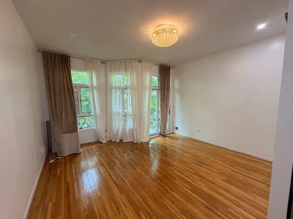 41 Chester Pl, Staten Island, NY 10304