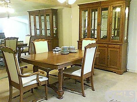 4th image of 2933 Robin Hill Ln