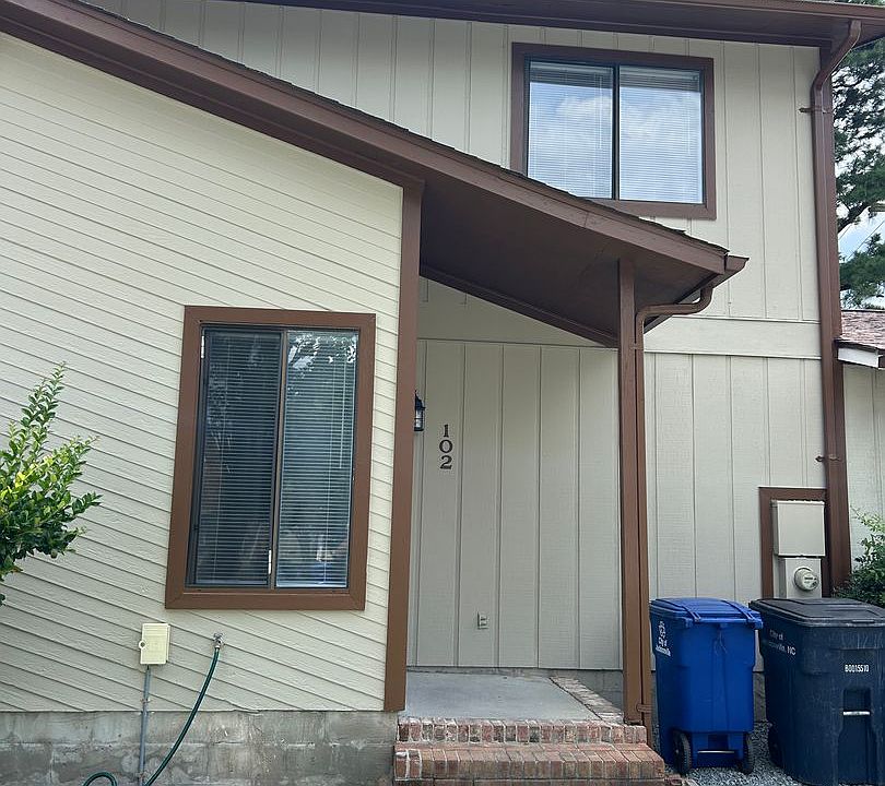 1st image of 102 Brenda Dr