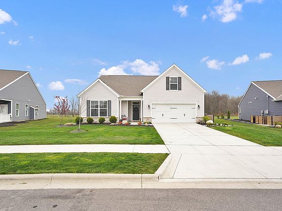3rd image of 318 Mannaseh Dr W