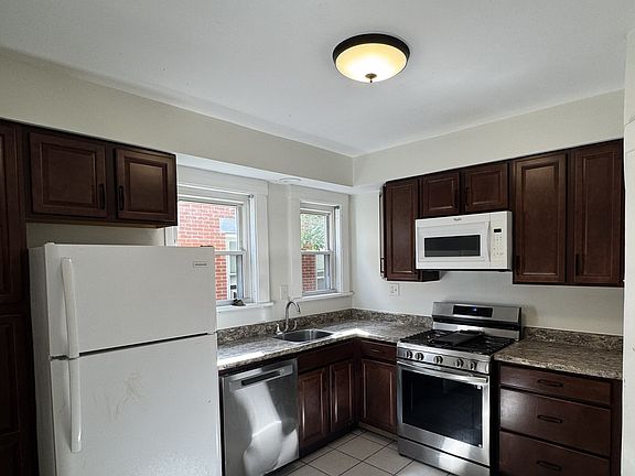 3rd image of 2927 Mattern Ave Floor 1