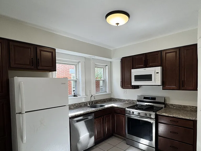 2927 Mattern Ave #1 — Photo 3