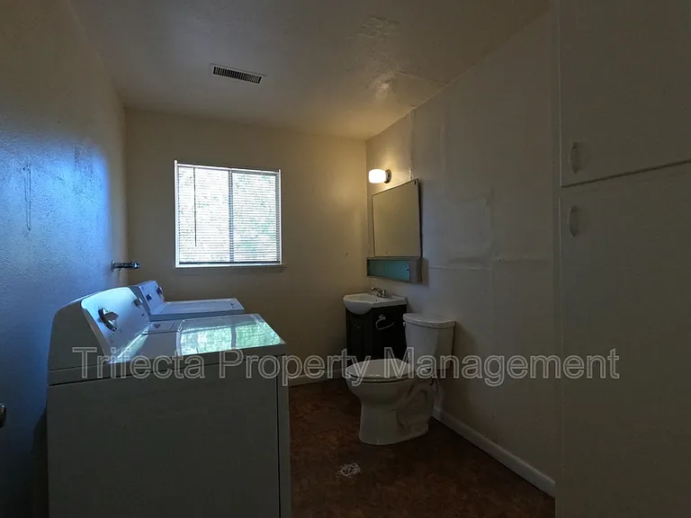 1125 Peterson St — Photo 6