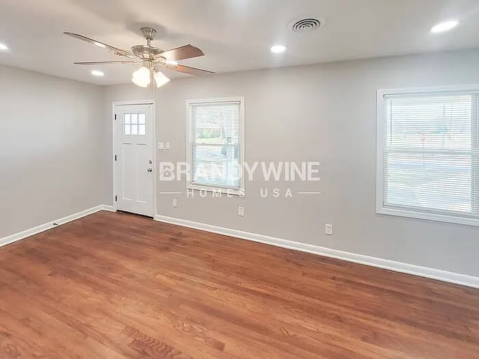 1822 Dearing Rd — Photo 4