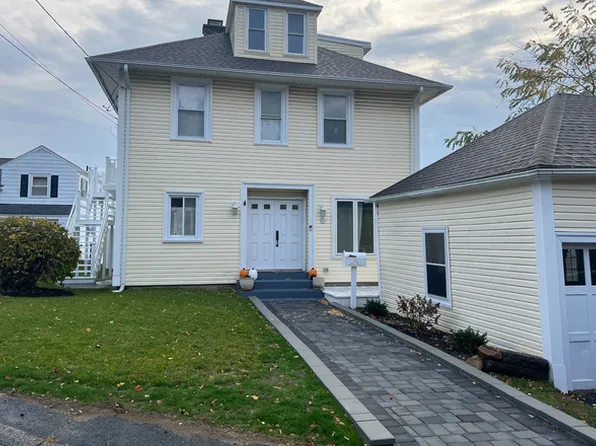 66 Gaspee Point Dr, Warwick, RI 02888