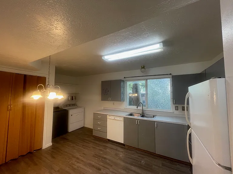 750 S 266 W — Photo 18