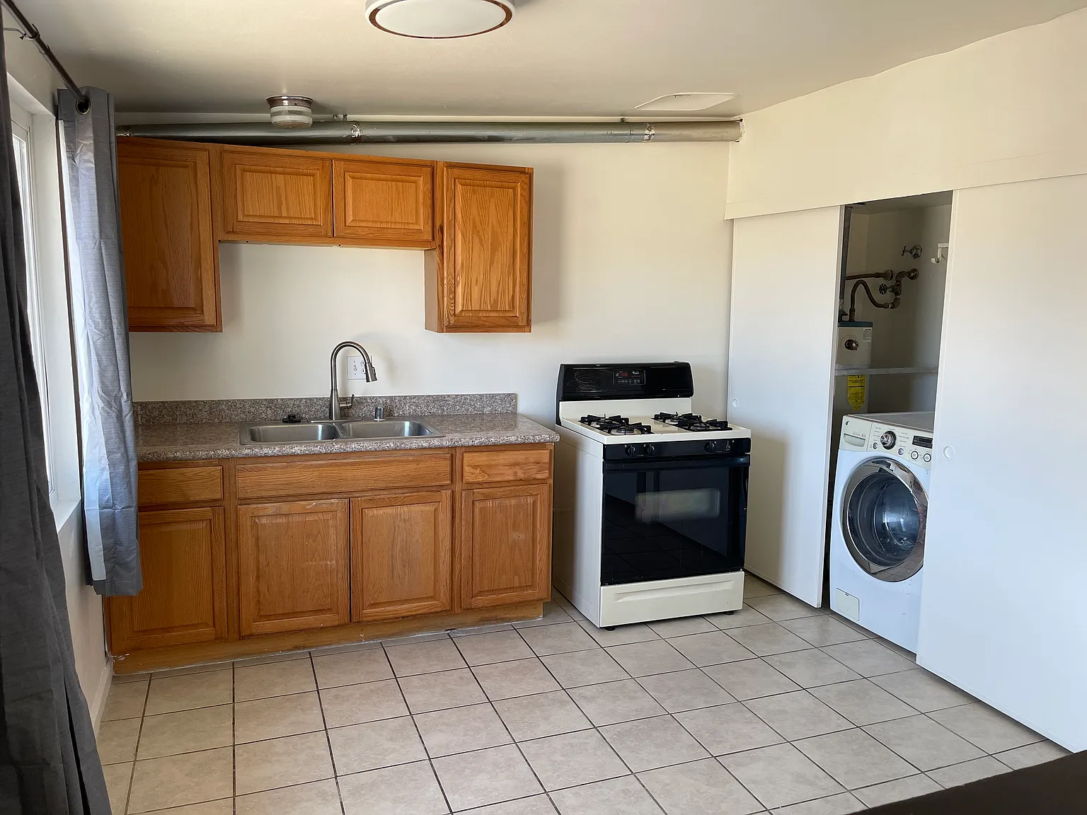 2 bed, 850 sqft, $1,200 — Photo 3
