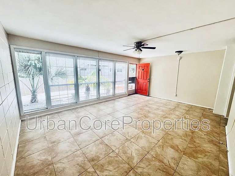 311 24th Ave N #C — Photo 6