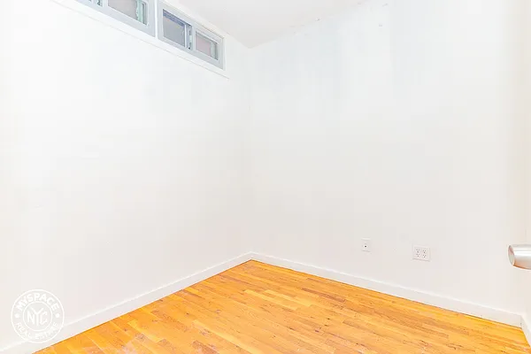 Rented by MySpaceNYC | media 47